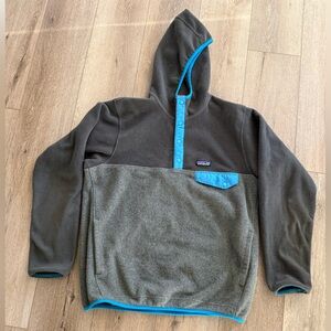 Patagonia Men's Black and Blue quarter snap synchilla